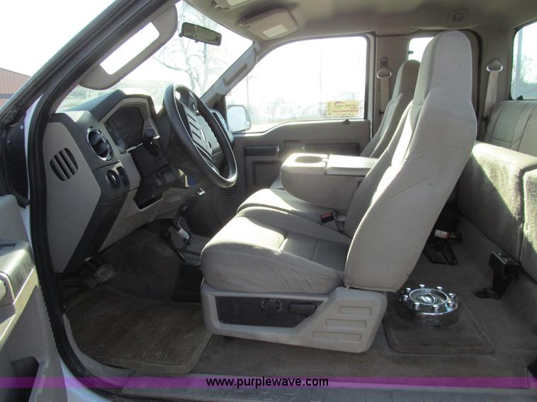 image for item D7020 2008 Ford F250 XLT Super Duty SuperCab pickup trucks