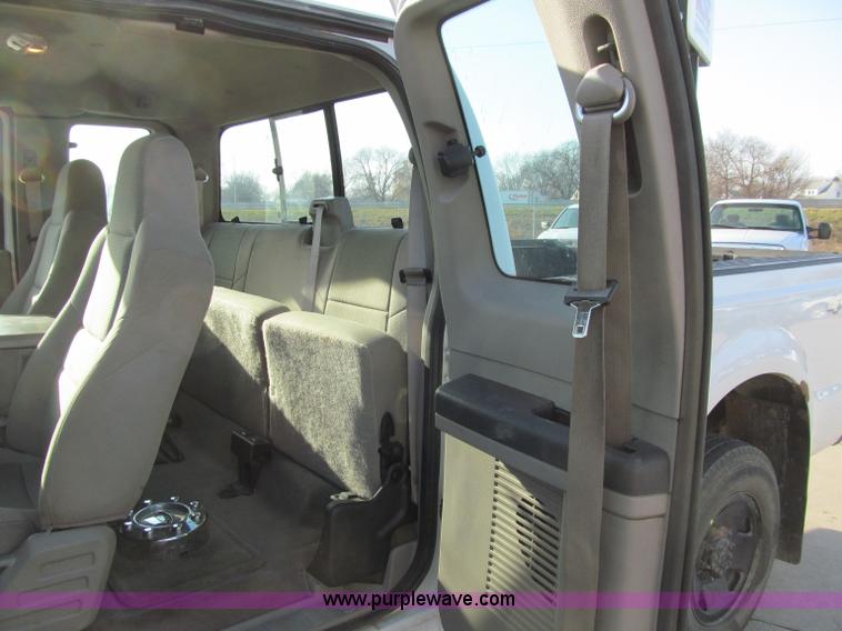 image for item D7020 2008 Ford F250 XLT Super Duty SuperCab pickup trucks