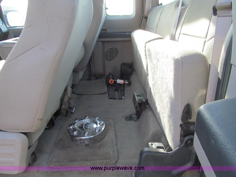 image for item D7020 2008 Ford F250 XLT Super Duty SuperCab pickup trucks