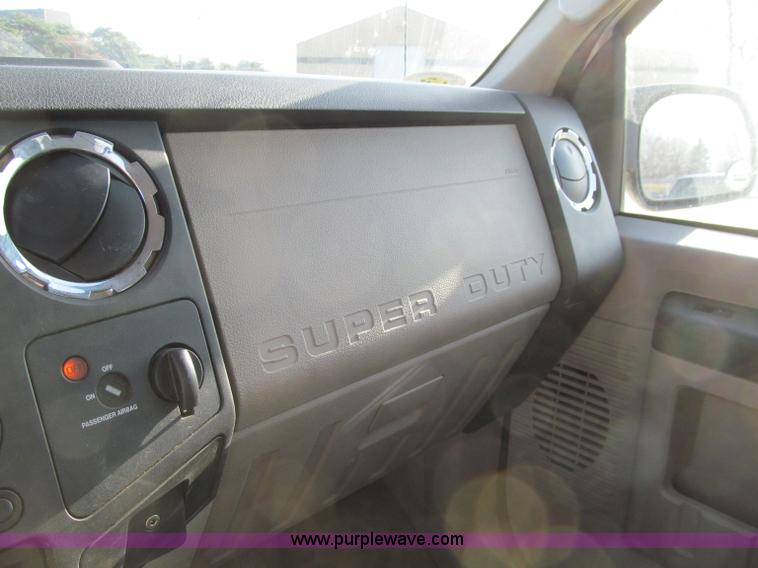 image for item D7020 2008 Ford F250 XLT Super Duty SuperCab pickup trucks