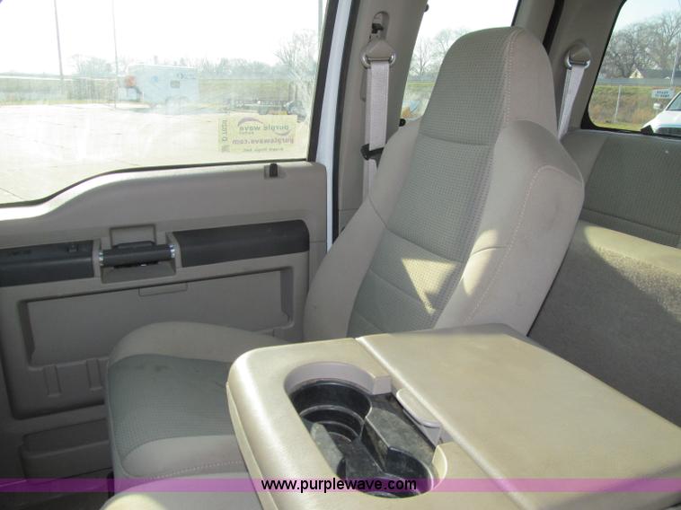 image for item D7020 2008 Ford F250 XLT Super Duty SuperCab pickup trucks