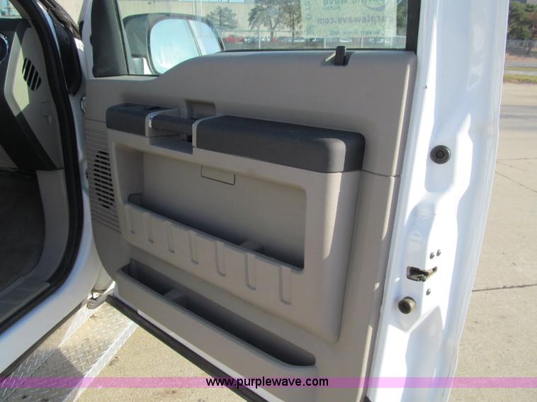 image for item D7020 2008 Ford F250 XLT Super Duty SuperCab pickup trucks