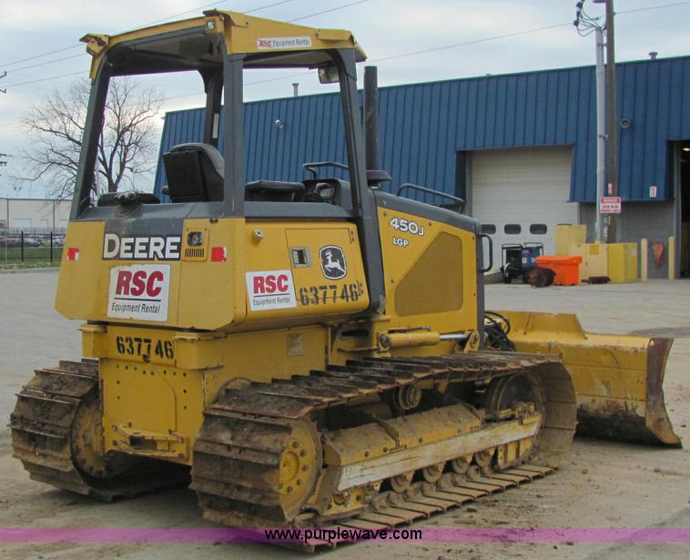 image for item E2525 2006 John Deere 450J LGP dozer