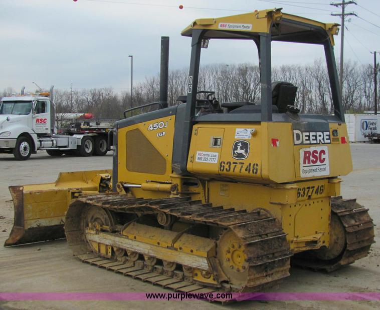 image for item E2525 2006 John Deere 450J LGP dozer
