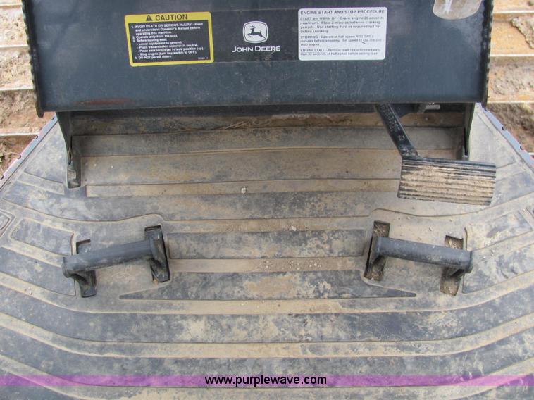 image for item E2525 2006 John Deere 450J LGP dozer