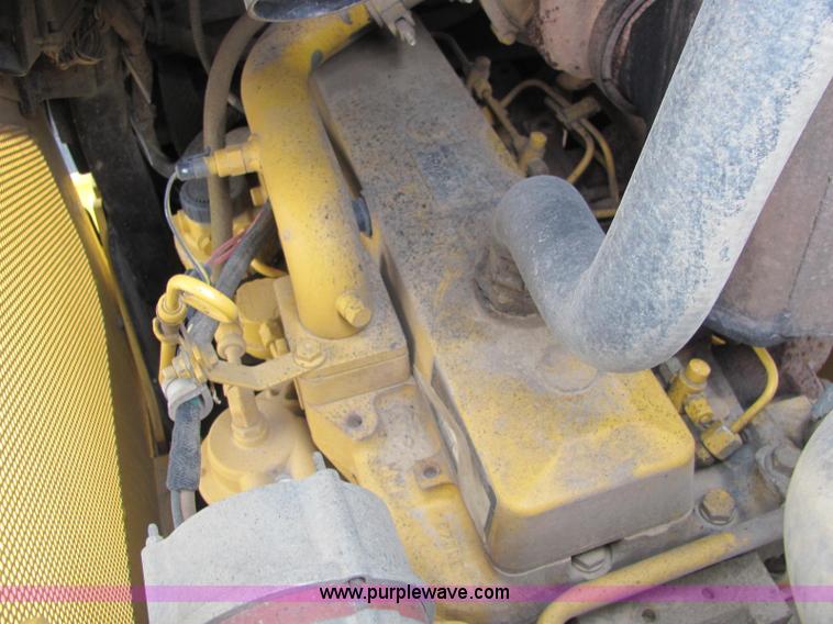 image for item E2525 2006 John Deere 450J LGP dozer