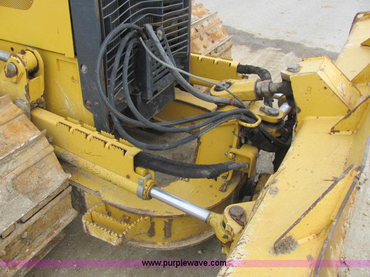 image for item E2525 2006 John Deere 450J LGP dozer