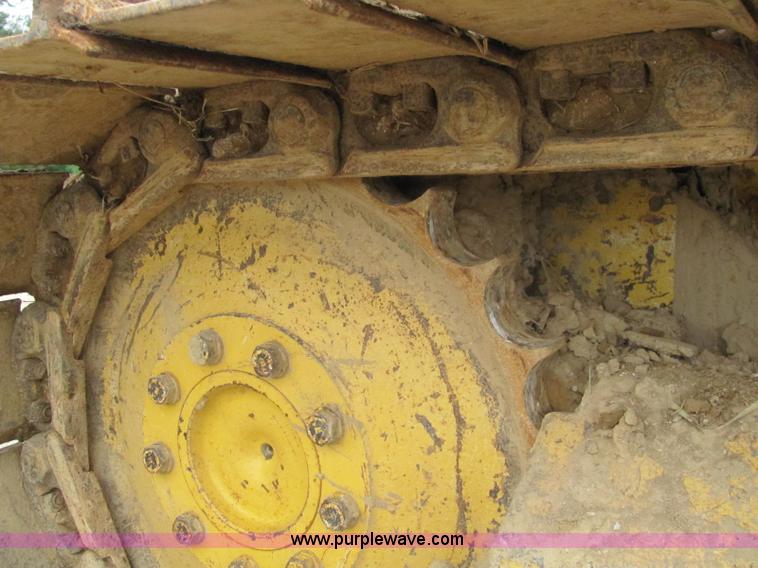 image for item E2525 2006 John Deere 450J LGP dozer