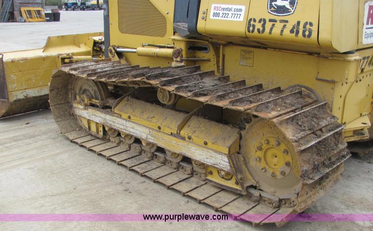 image for item E2525 2006 John Deere 450J LGP dozer