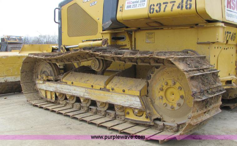 image for item E2525 2006 John Deere 450J LGP dozer