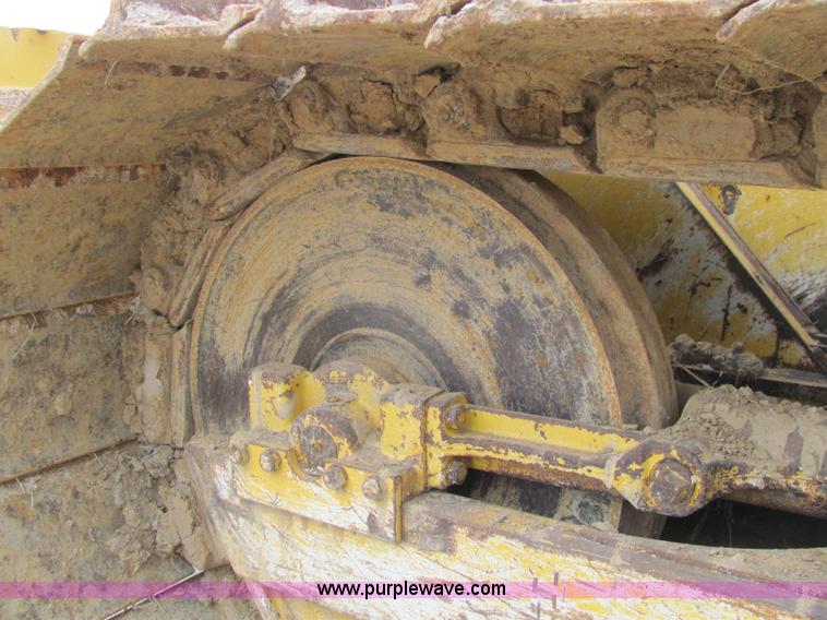 image for item E2525 2006 John Deere 450J LGP dozer