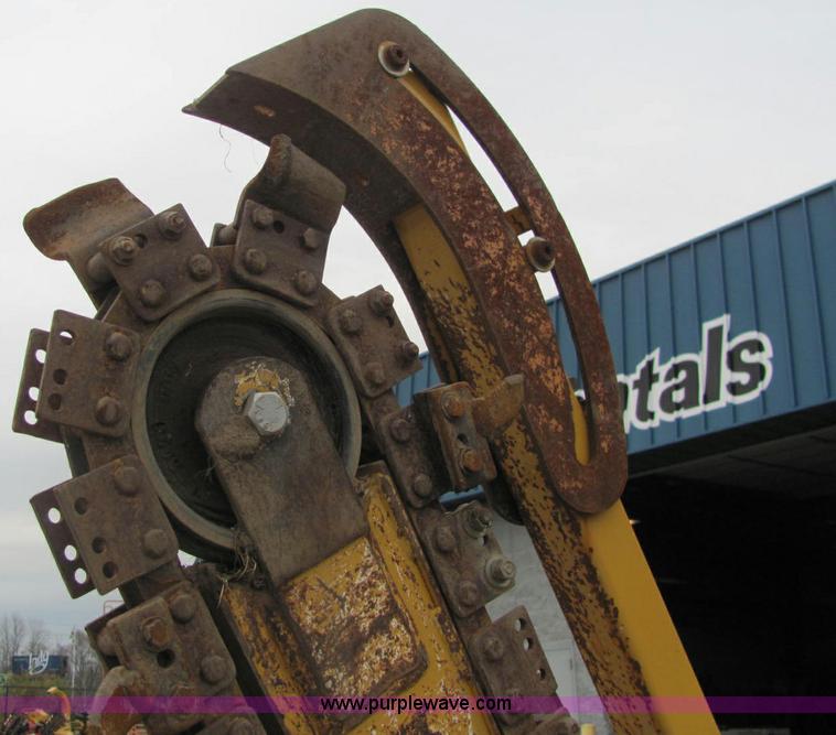 image for item E2526 2005 Vermeer RT200 walk behind trencher