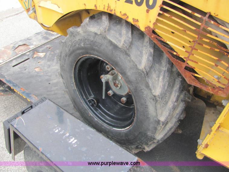 image for item E2526 2005 Vermeer RT200 walk behind trencher