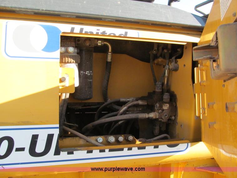 image for item E5728 2005 John Deere 550J LT dozer