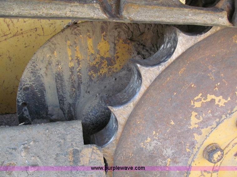 image for item E5728 2005 John Deere 550J LT dozer