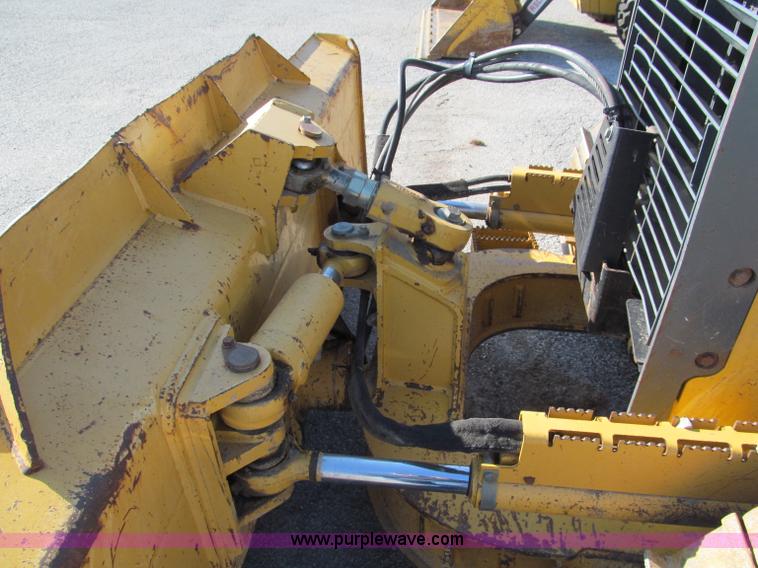 image for item E5728 2005 John Deere 550J LT dozer
