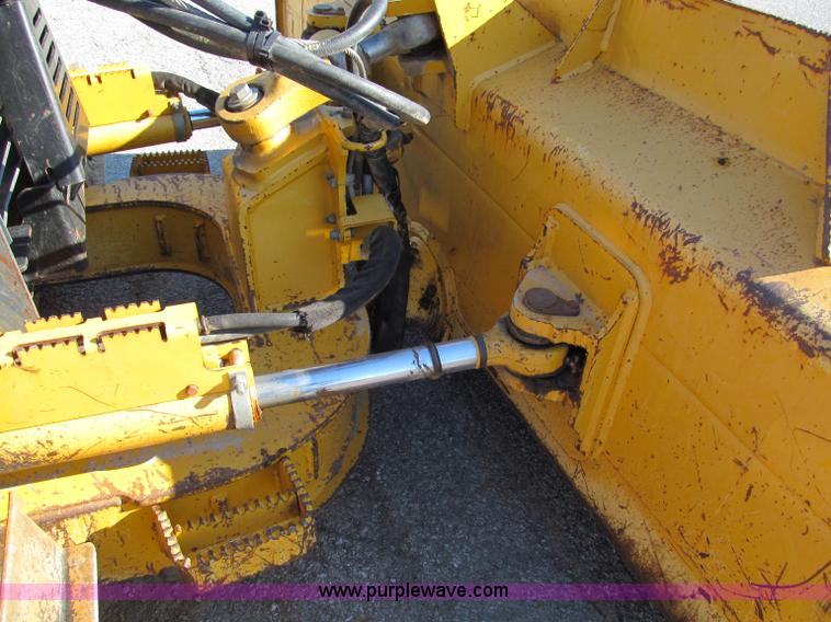 image for item E5728 2005 John Deere 550J LT dozer