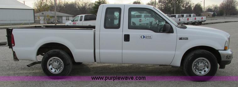 image for item F4003 2004 Ford F250 XLT Super Duty SuperCab pickup truck