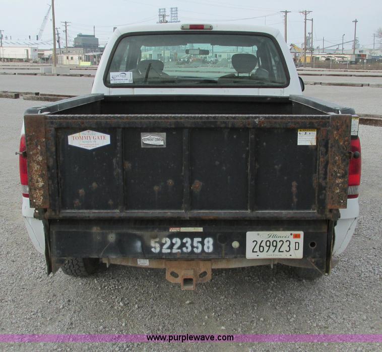 image for item F4003 2004 Ford F250 XLT Super Duty SuperCab pickup truck