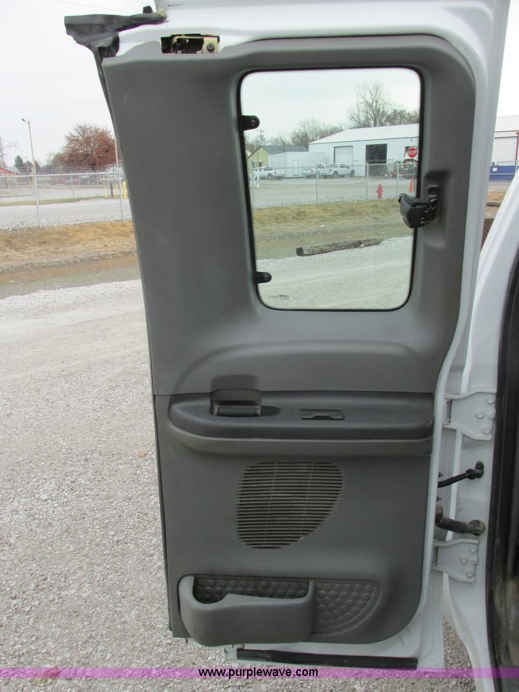 image for item F4003 2004 Ford F250 XLT Super Duty SuperCab pickup truck