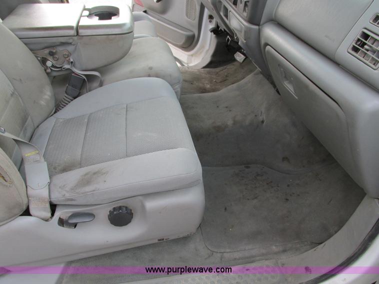 image for item F4003 2004 Ford F250 XLT Super Duty SuperCab pickup truck