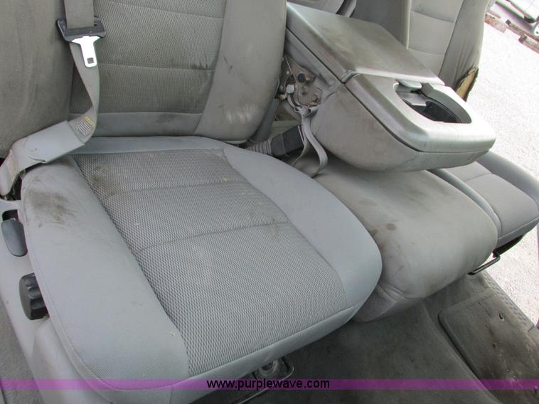 image for item F4003 2004 Ford F250 XLT Super Duty SuperCab pickup truck