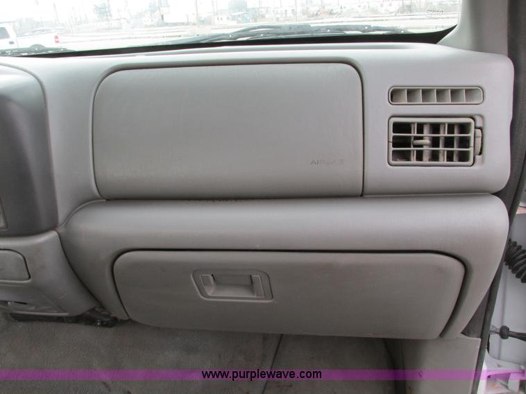 image for item F4003 2004 Ford F250 XLT Super Duty SuperCab pickup truck