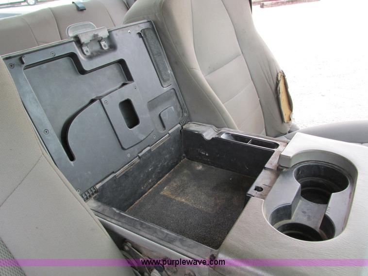 image for item F4003 2004 Ford F250 XLT Super Duty SuperCab pickup truck