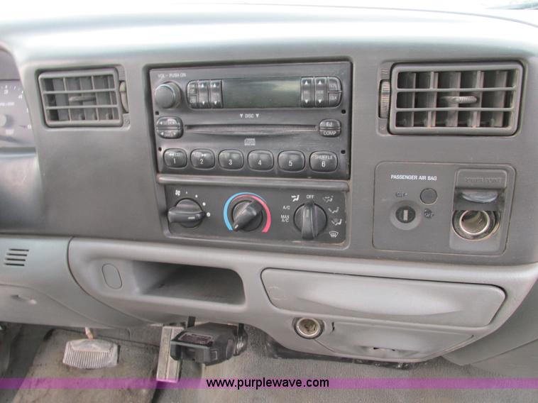 image for item F4003 2004 Ford F250 XLT Super Duty SuperCab pickup truck