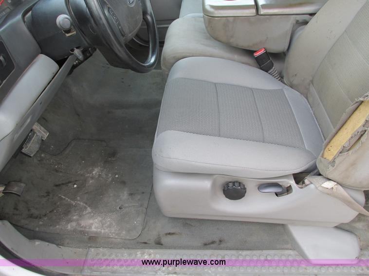 image for item F4003 2004 Ford F250 XLT Super Duty SuperCab pickup truck