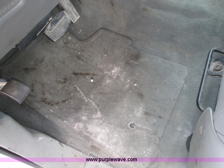 image for item F4003 2004 Ford F250 XLT Super Duty SuperCab pickup truck