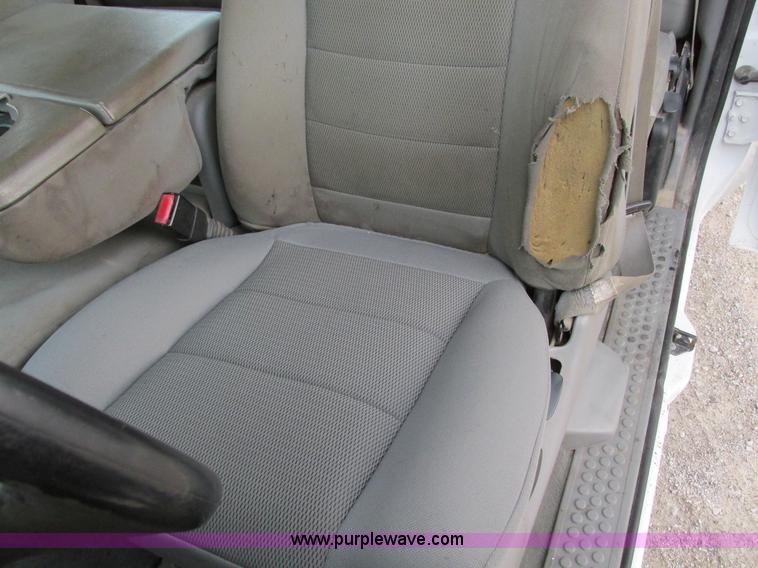 image for item F4003 2004 Ford F250 XLT Super Duty SuperCab pickup truck