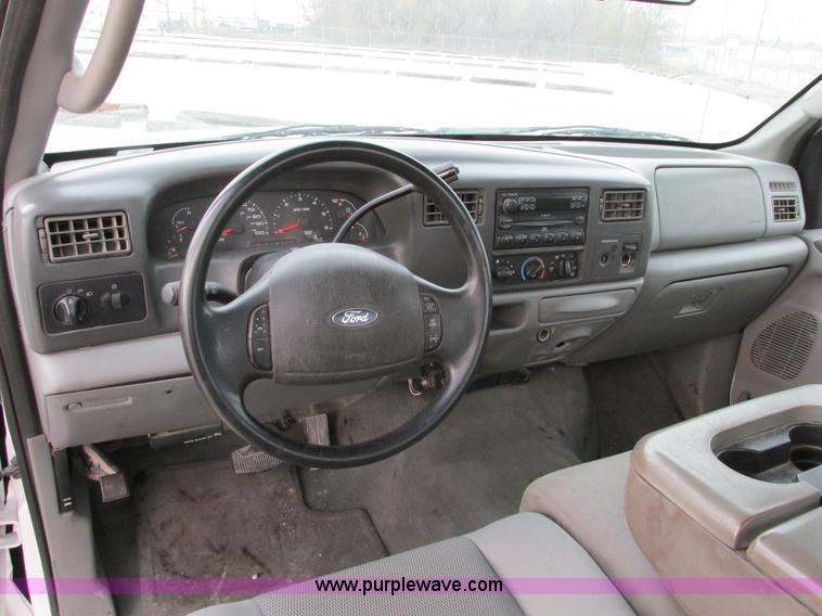 image for item F4003 2004 Ford F250 XLT Super Duty SuperCab pickup truck