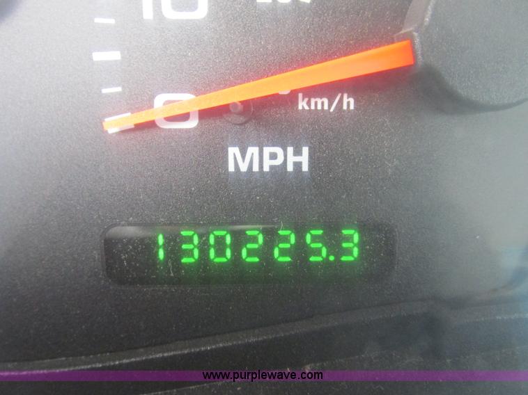 image for item F4003 2004 Ford F250 XLT Super Duty SuperCab pickup truck