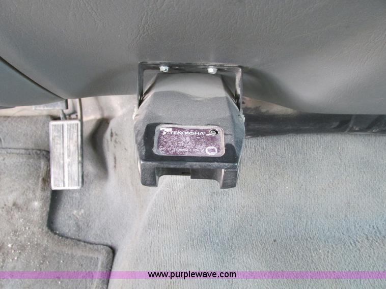 image for item F4003 2004 Ford F250 XLT Super Duty SuperCab pickup truck