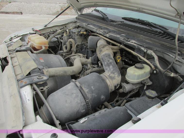 image for item F4003 2004 Ford F250 XLT Super Duty SuperCab pickup truck