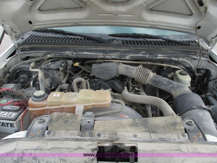 image for item F4003 2004 Ford F250 XLT Super Duty SuperCab pickup truck