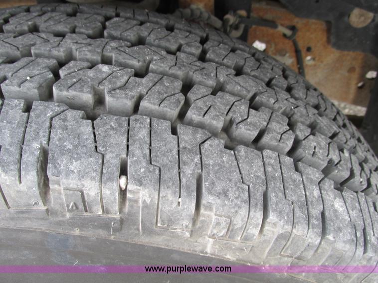 image for item F4003 2004 Ford F250 XLT Super Duty SuperCab pickup truck