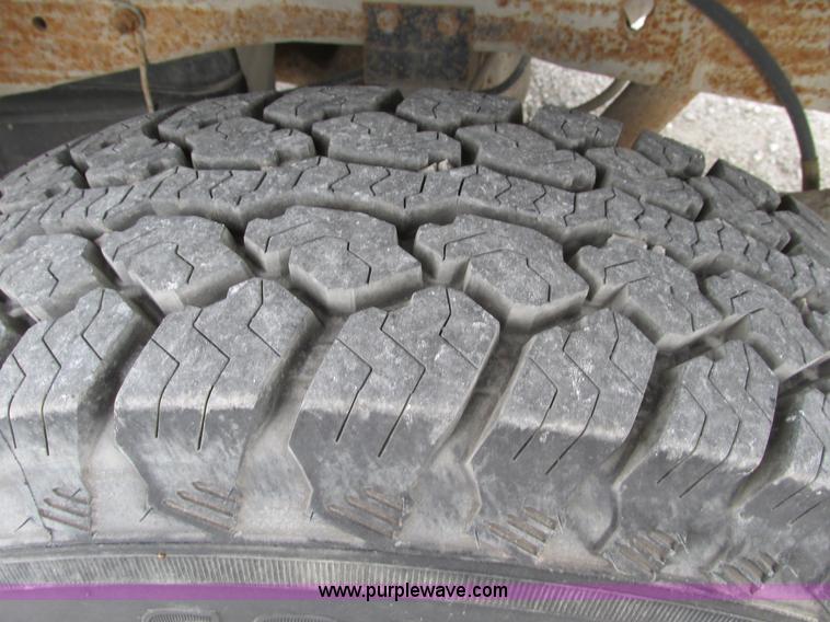 image for item F4003 2004 Ford F250 XLT Super Duty SuperCab pickup truck