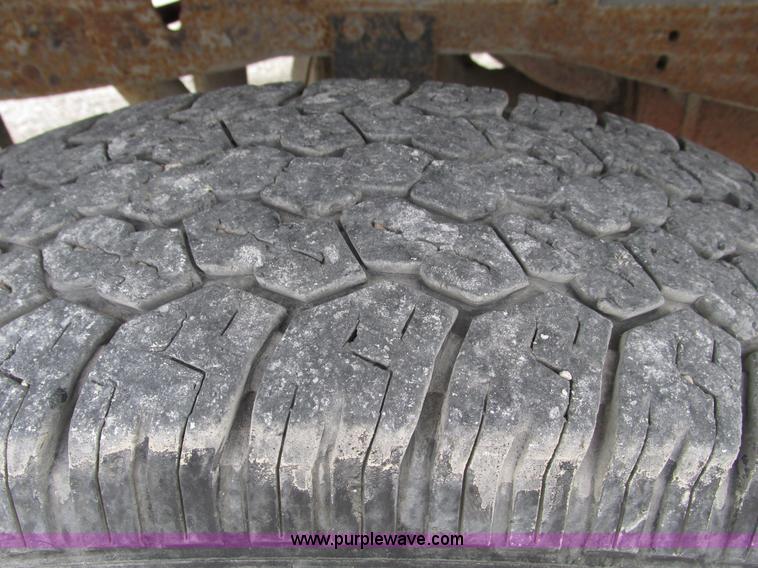 image for item F4003 2004 Ford F250 XLT Super Duty SuperCab pickup truck