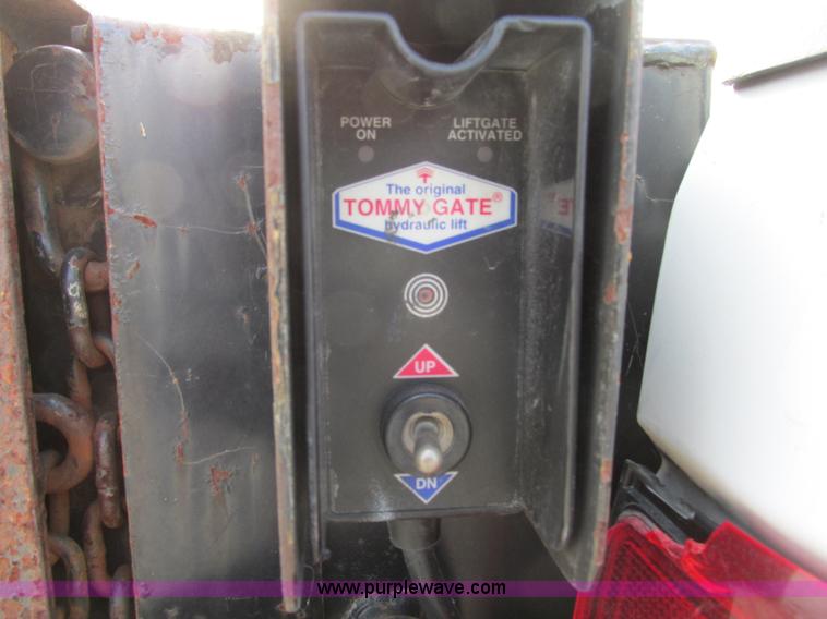 image for item F4003 2004 Ford F250 XLT Super Duty SuperCab pickup truck