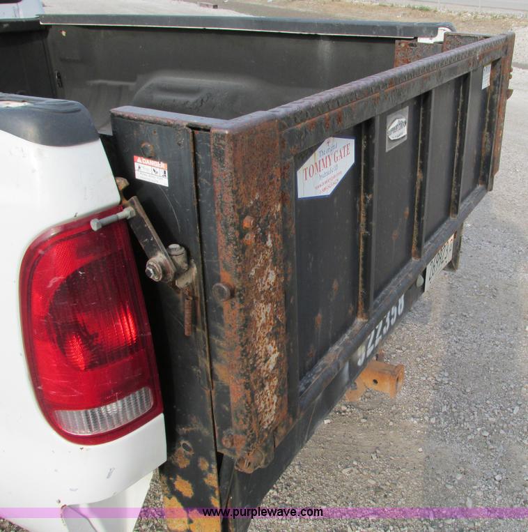 image for item F4003 2004 Ford F250 XLT Super Duty SuperCab pickup truck