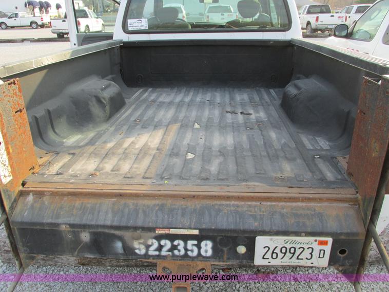 image for item F4003 2004 Ford F250 XLT Super Duty SuperCab pickup truck