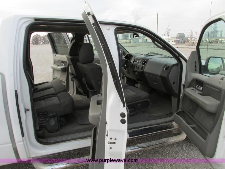 image for item F4005 2004 Ford F150 XLT Super Crew pickup truck