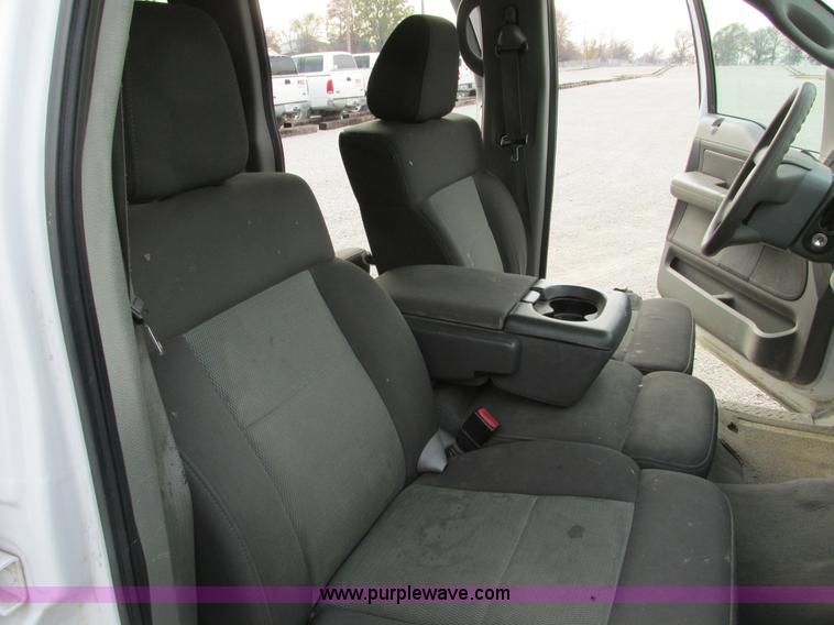 image for item F4005 2004 Ford F150 XLT Super Crew pickup truck