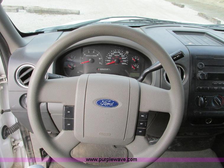 image for item F4005 2004 Ford F150 XLT Super Crew pickup truck