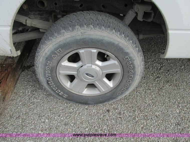 image for item F4005 2004 Ford F150 XLT Super Crew pickup truck