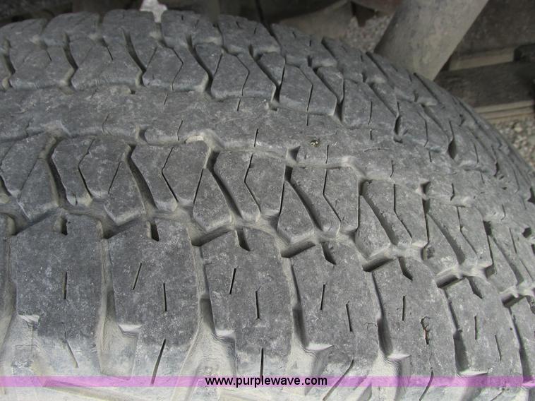 image for item F4005 2004 Ford F150 XLT Super Crew pickup truck