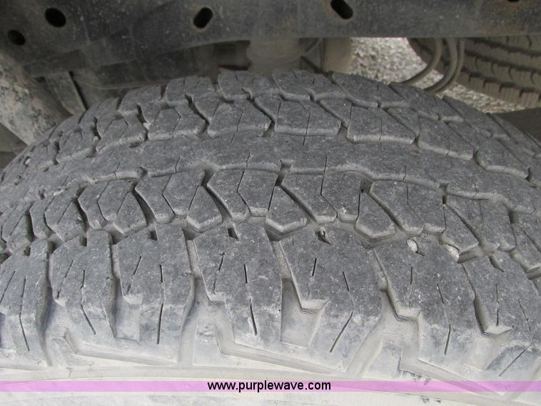 image for item F4005 2004 Ford F150 XLT Super Crew pickup truck