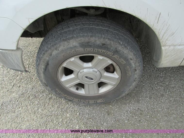 image for item F4005 2004 Ford F150 XLT Super Crew pickup truck